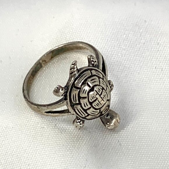 Sterling Silver Engraved Turtle Ring With Split Band Design Marked 925 Size 6 - Picture 3 of 6